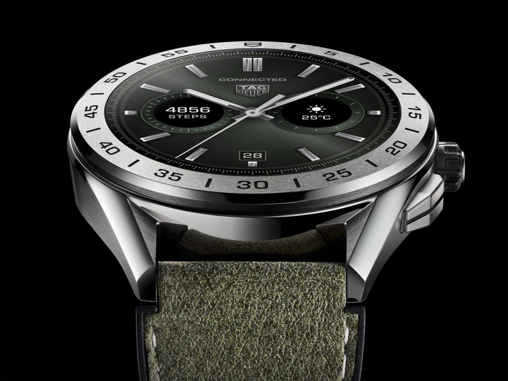 TAG Heuer Connected fake watch is good choice for modern men.